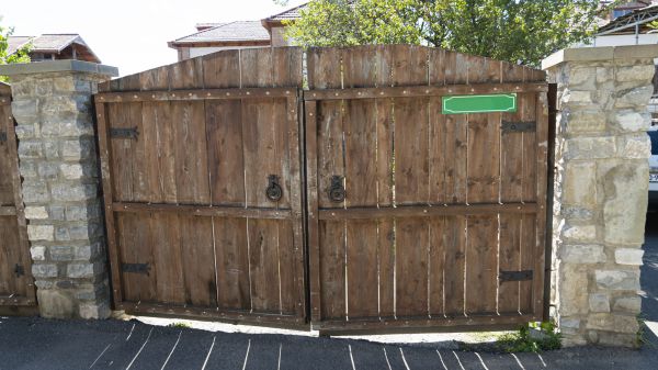 Gate Staining